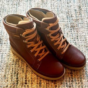 NEW Chaco Women's Sierra Waterproof Boot